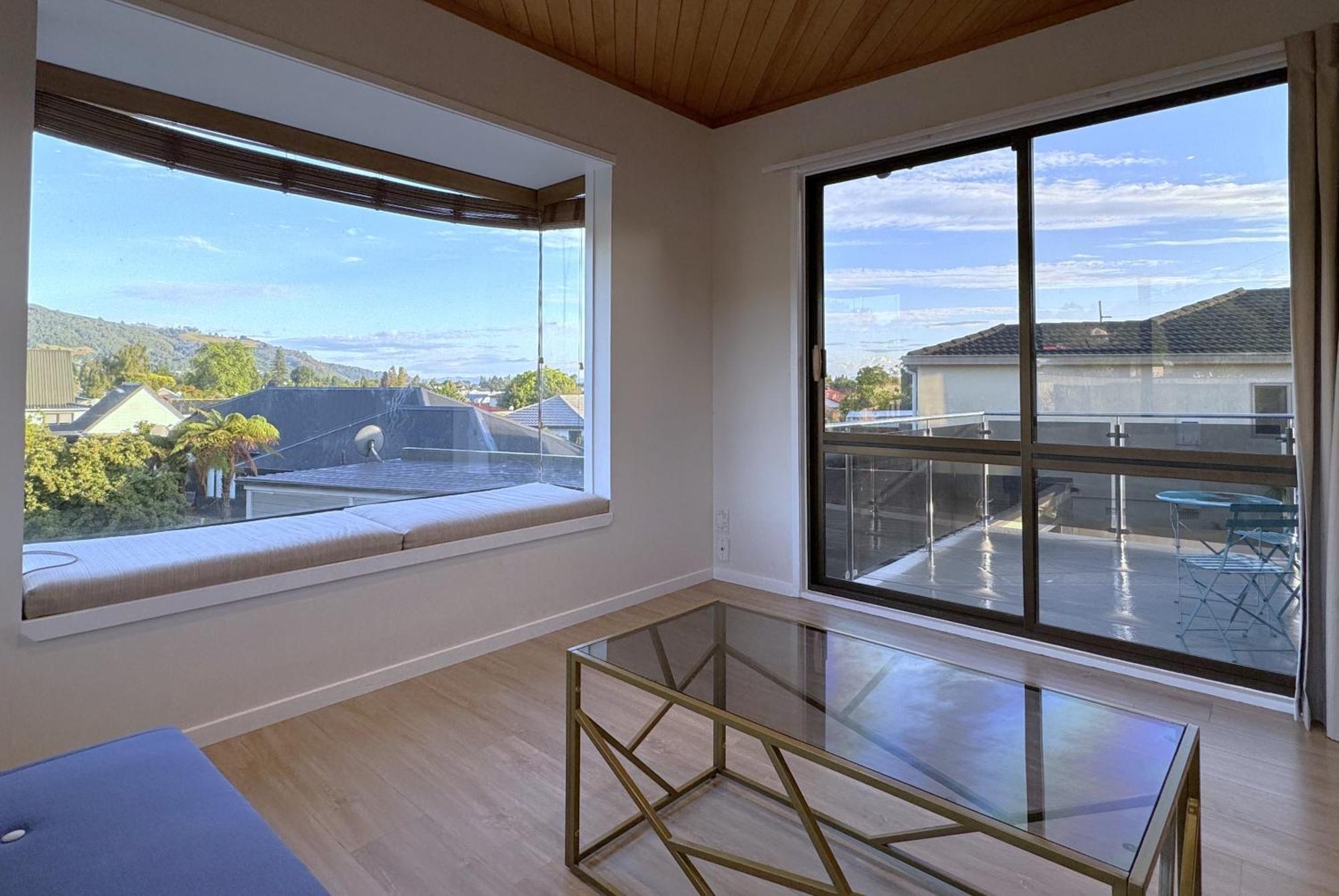 Spacious Retreat With Mountain View Rotorua Exterior photo